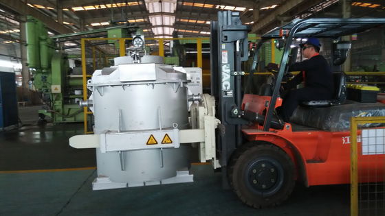 1200KG Kapasiteli Pota Isıtma Fırını Dökülen Erimiş Metal Transfer Hareketli Alet