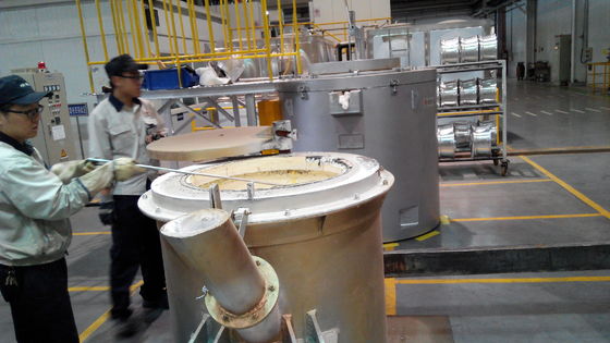 Yüksek hassasiyetli alüminyum erime fırını ± 1C sıcaklık kontrol doğruluğu ve PLC kontrol sistemi ile